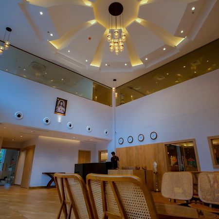 Beeza Clubhouse Hotel Kottayam Buitenkant foto