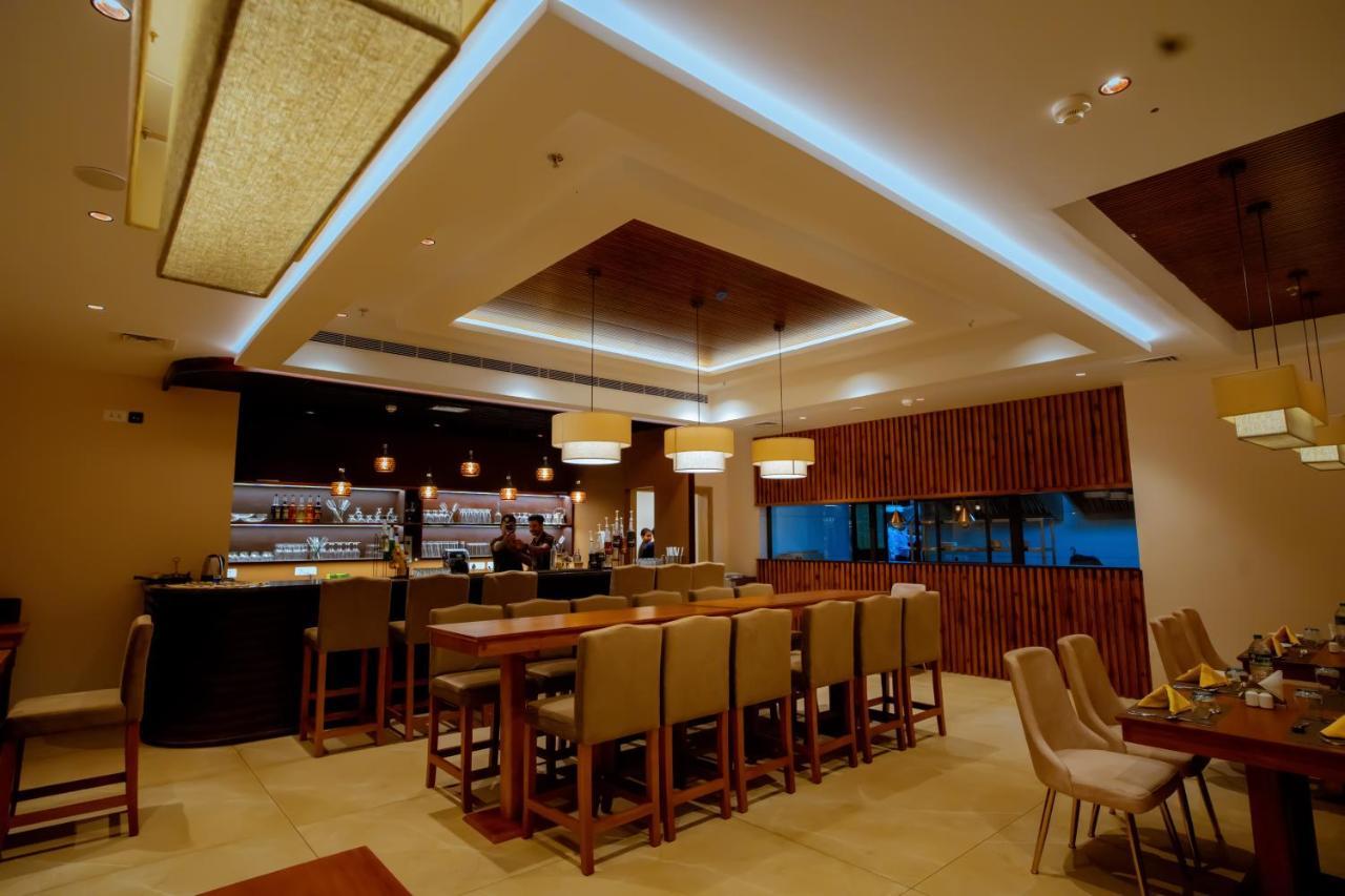 Beeza Clubhouse Hotel Kottayam Buitenkant foto