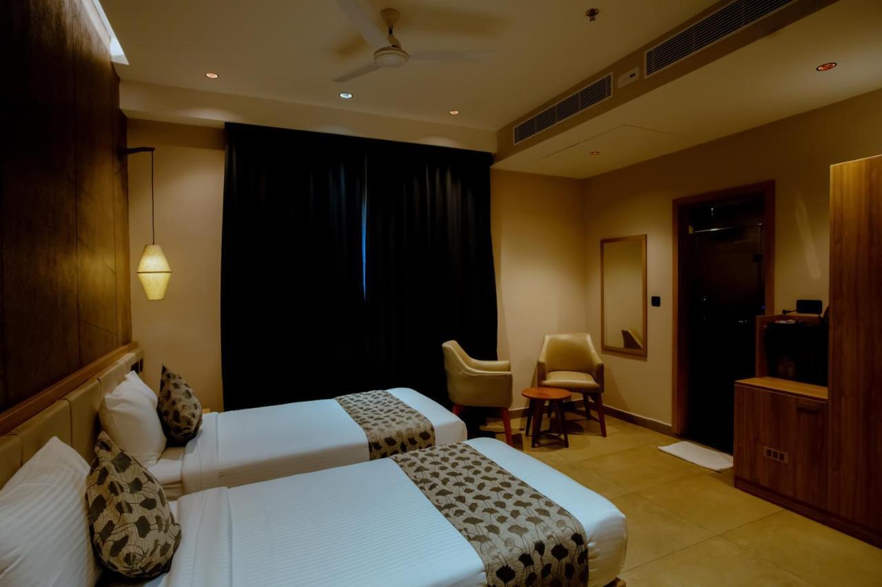 Beeza Clubhouse Hotel Kottayam Buitenkant foto