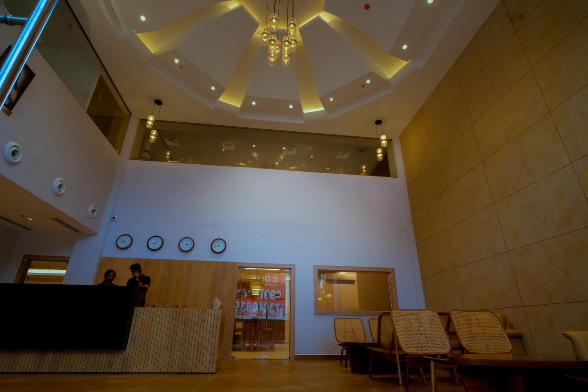 Beeza Clubhouse Hotel Kottayam Buitenkant foto