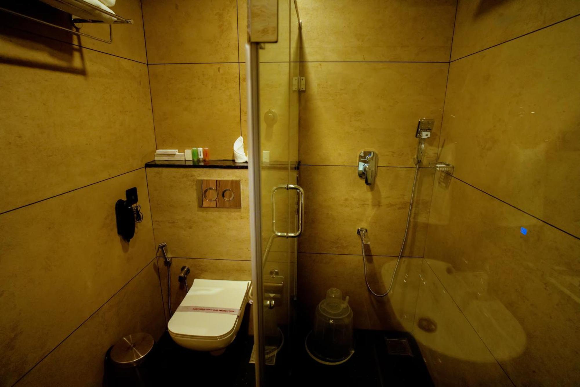 Beeza Clubhouse Hotel Kottayam Buitenkant foto