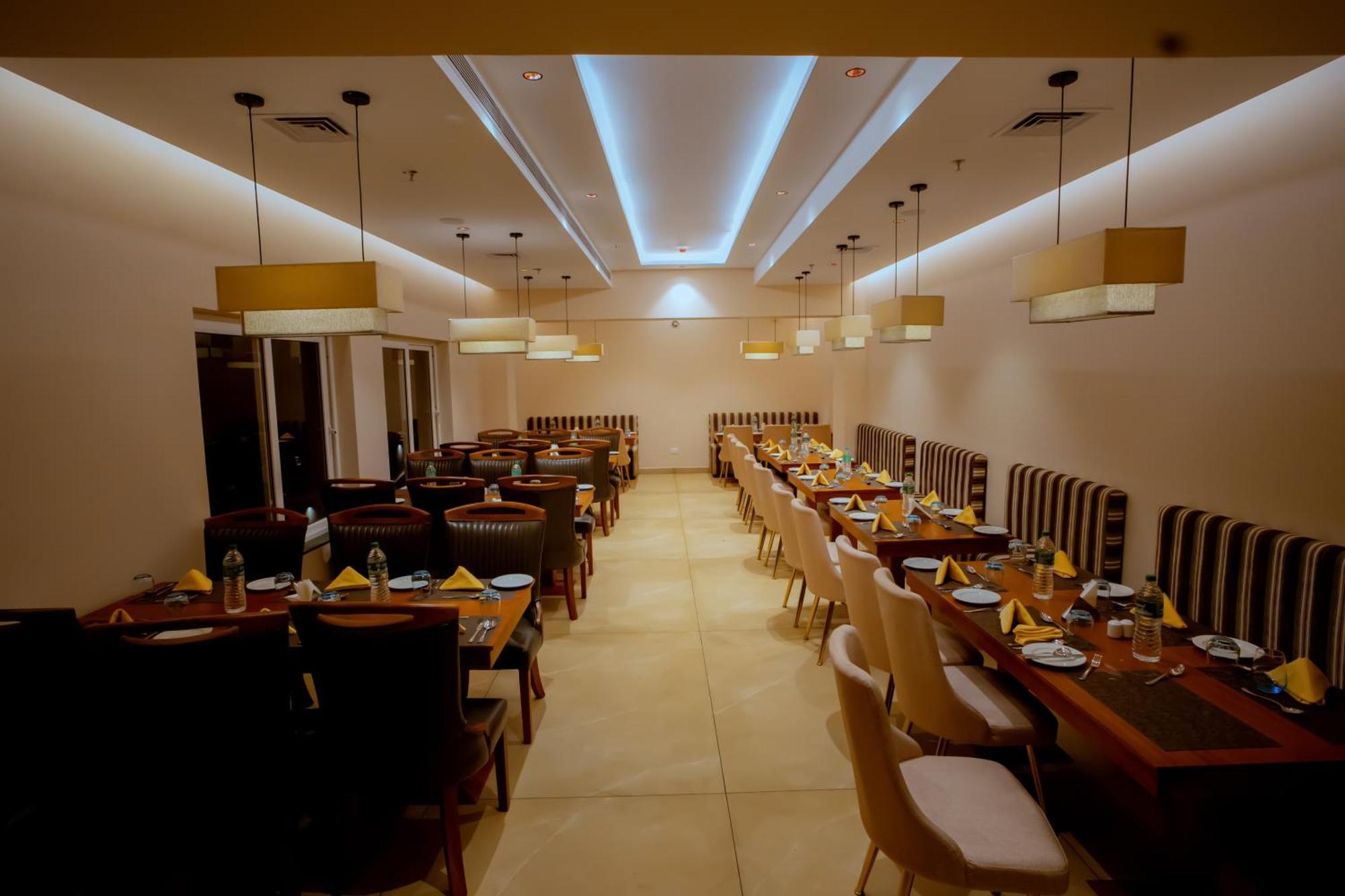 Beeza Clubhouse Hotel Kottayam Buitenkant foto
