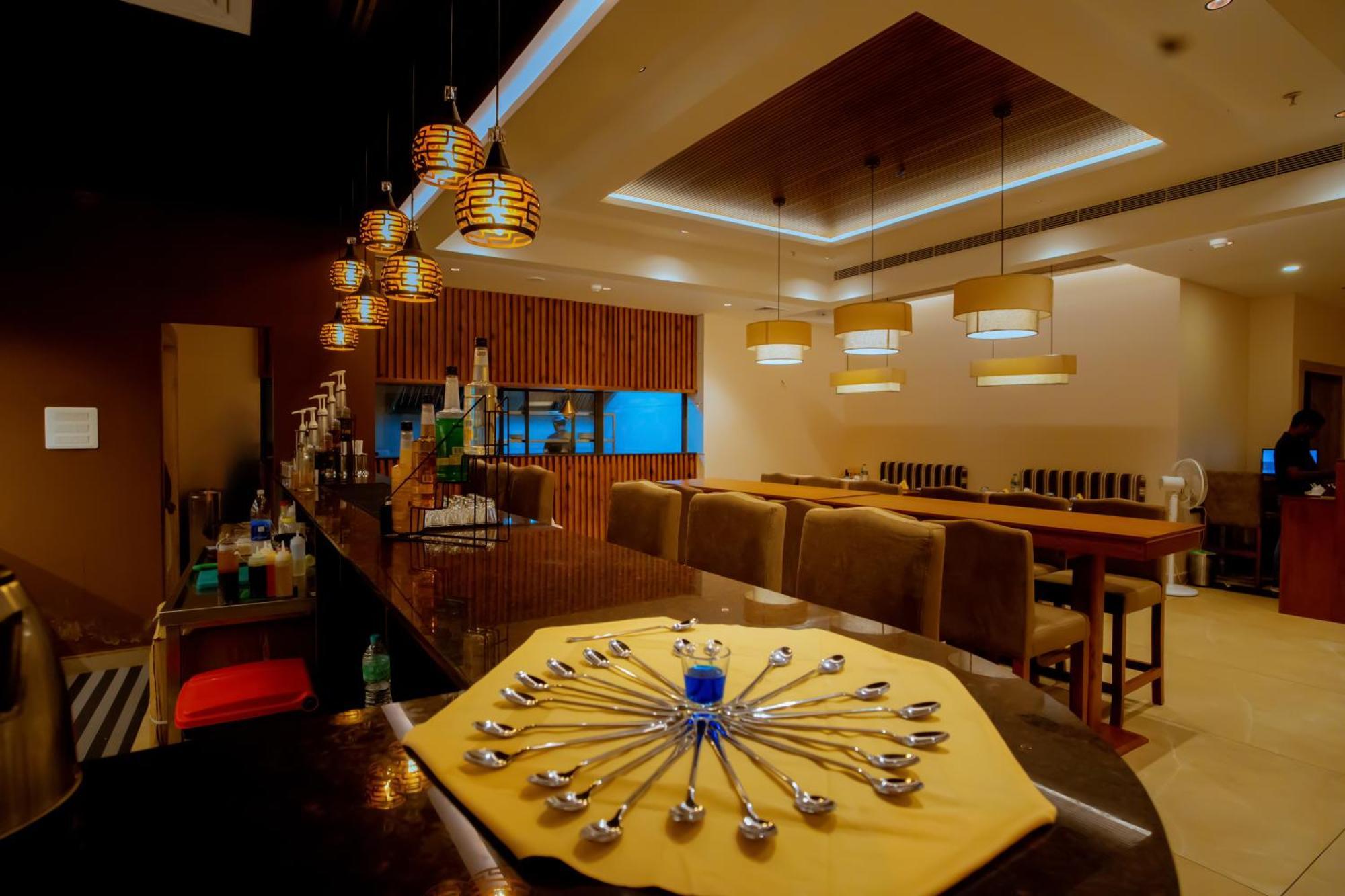 Beeza Clubhouse Hotel Kottayam Buitenkant foto